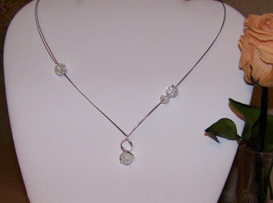 Pendentif sur fil câblé