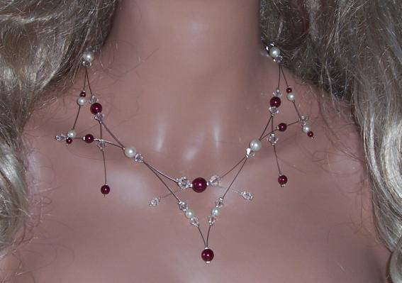 Collier mariage moderne perles nacrées couleur ivoire bordeaux