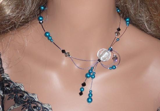 Collier fantaisie fil câblé perles bleues