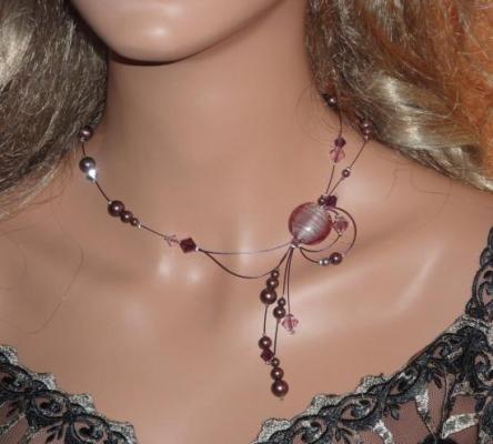 Collier fil câblé, perles tons mauve