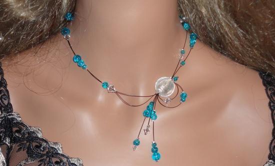 Collier fil câblé perles bleues