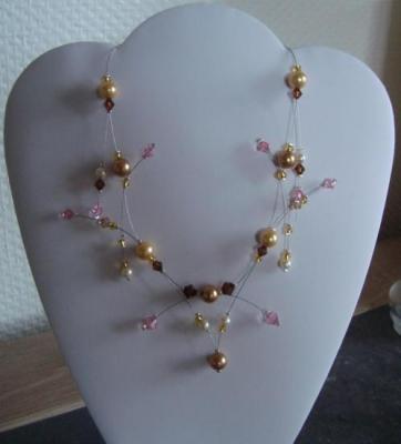 Collier mariage moderne perles nacrées couleur tons dorés topaze