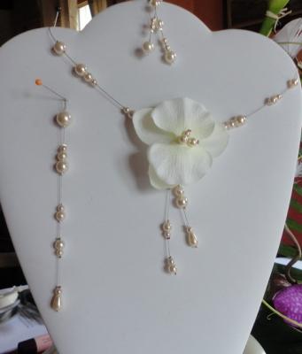 Collier maraige orchidée perles ivoire