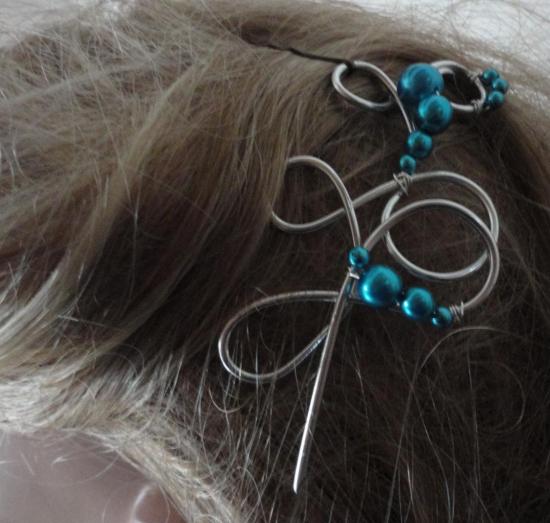 Accessoires mariage , bijou de cheveux mariage Bijou cheveux sur fil alu et perles nacrées