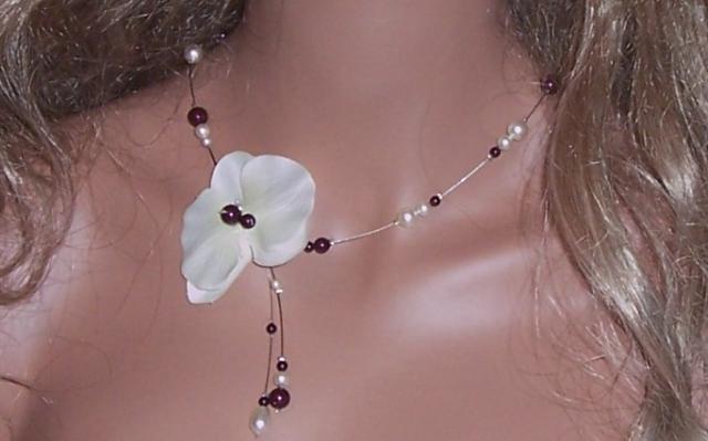 Collier mariage fil câblé, orchidée, perles black berry