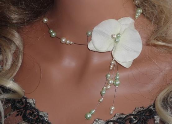 Collier mariage fil câblé orchidée perles anis